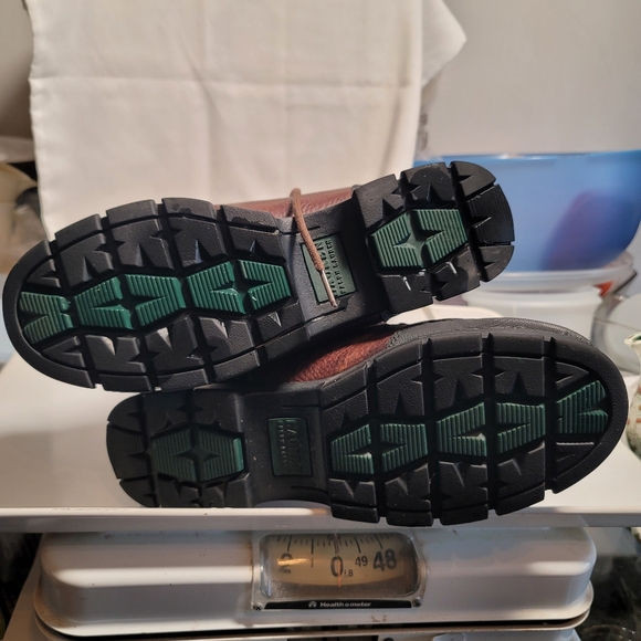 LN.  Ralph Lauren "Duck" Boots. Size 9B - Picture 10 of 11